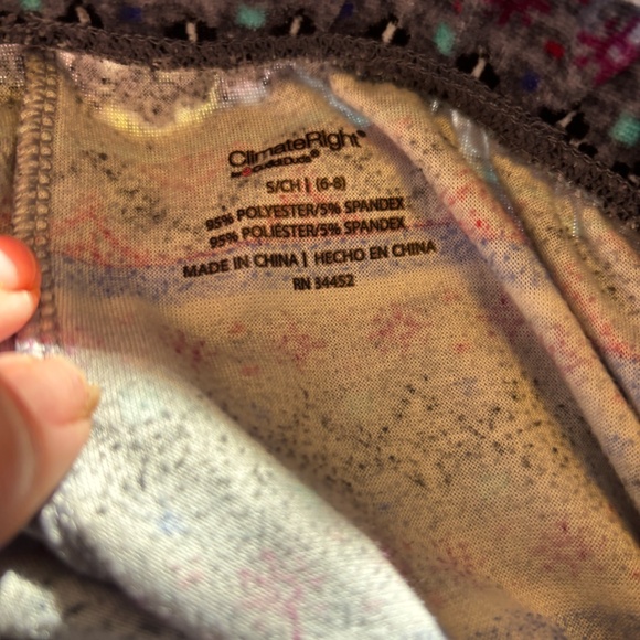 Climate Right 2 pc pajama set. Snowflake design. Small. Excellent condition - Picture 3 of 4